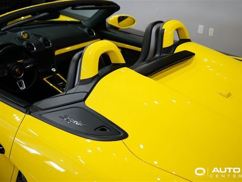 Used 2020 Porsche 718 Boxster Spyder RWD image 9