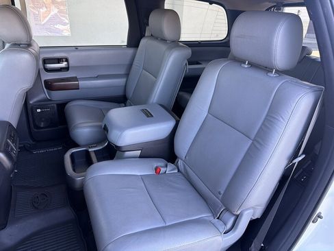 Used 2016 Toyota Sequoia Platinum AWD/4WD image 15