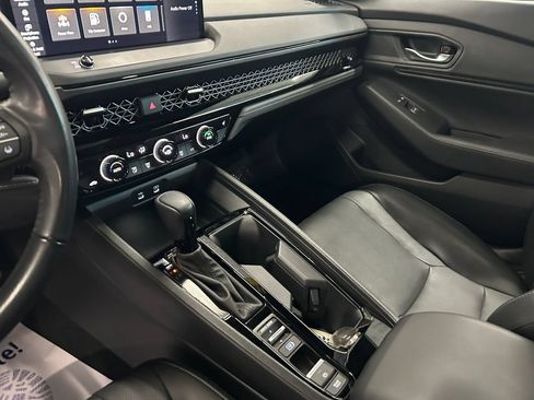 Used 2023 Honda Accord Sport image 11