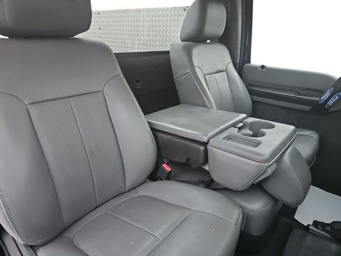 Used 2012 Ford F250 XL w/ Snow Plow Prep Pkg image 17