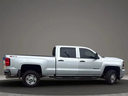 Used 2019 Chevrolet Silverado 2500 W/T RWD image 7