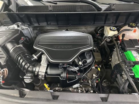 Used 2018 GMC Acadia SLT image 16