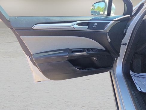 Used 2018 Ford Fusion S image 28