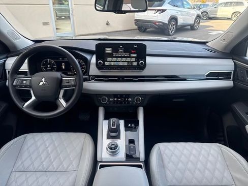 Used 2023 Mitsubishi Outlander SEL 40th Anniversary image 12