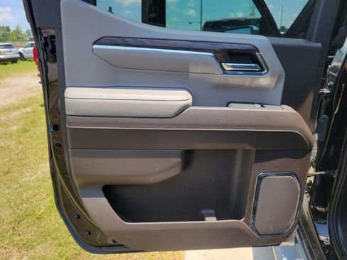 Used 2024 GMC Sierra 1500 SLT w/ SLT Premium Plus Package RWD image 24