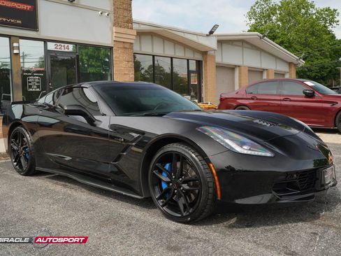 Used 2017 Chevrolet Corvette Stingray Coupe RWD image 9