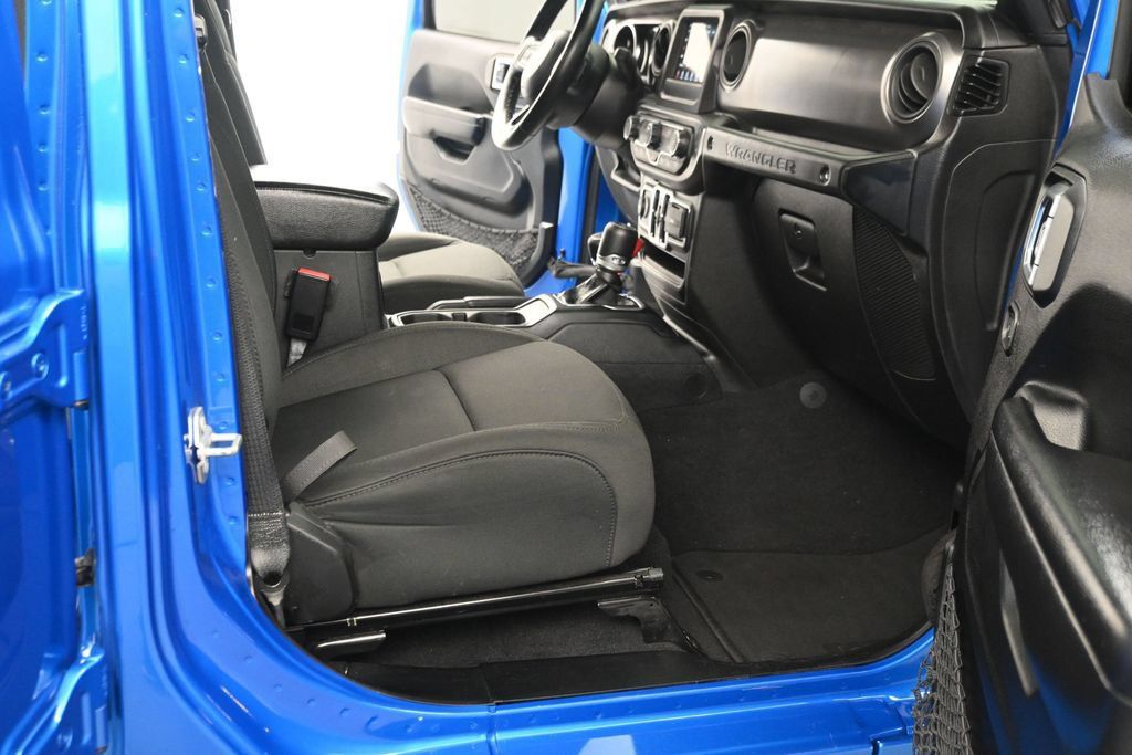 Used 2021 Jeep Wrangler Unlimited Sport AWD/4WD image 17