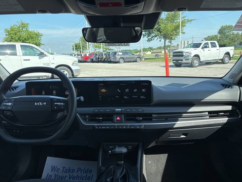 Used 2025 Kia K4 FWD image 2