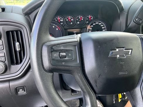 Used 2021 Chevrolet Silverado 1500 Custom Trail Boss w/ Midnight Edition AWD/4WD image 17
