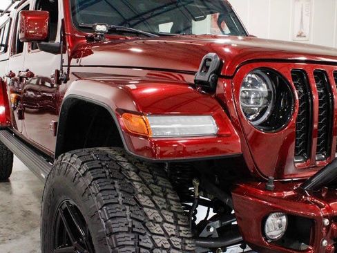 Used 2021 Jeep Gladiator Overland image 25