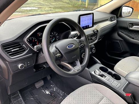 Used 2020 Ford Escape SE image 19