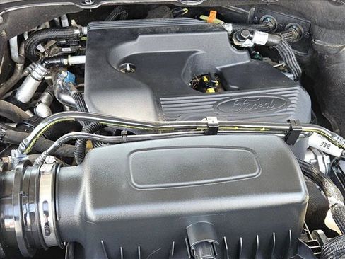 Used 2020 Ford Explorer XLT w/ Equipment Group 202A RWD image 20