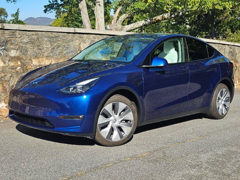 Used 2023 Tesla Model Y Long Range AWD/4WD image 5