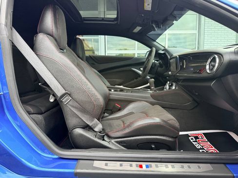 Used 2018 Chevrolet Camaro ZL1 RWD image 34