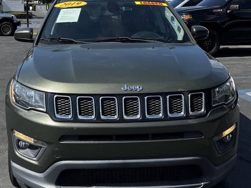 Used 2019 Jeep Compass Latitude AWD/4WD image 3