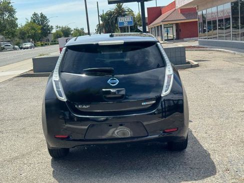 Used 2015 Nissan Leaf S w/ Charge Package FWD image 5