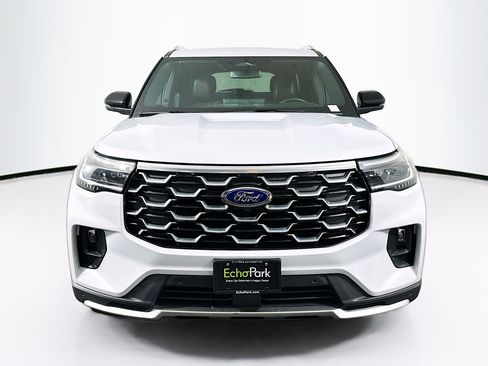 Used 2025 Ford Explorer Platinum w/ LUX Leather Package image 2