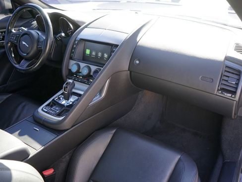 Used 2017 Jaguar F-TYPE Coupe image 18
