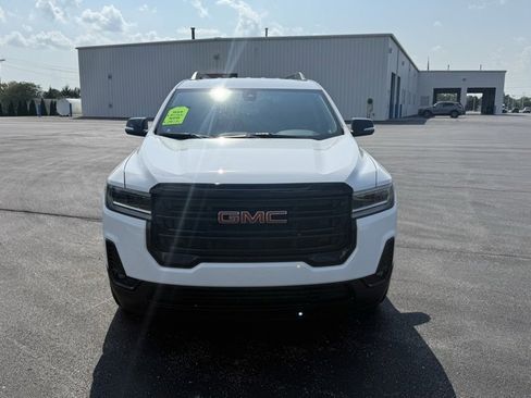 Used 2023 GMC Acadia SLT w/ Elevation Edition image 2