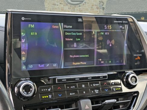 Used 2021 Toyota Highlander Limited FWD image 11