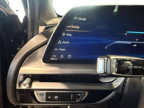 Used 2024 Cadillac Lyriq Sport image 21