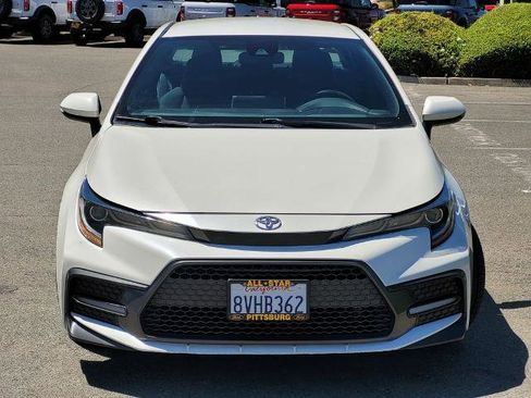 Used 2021 Toyota Corolla SE FWD image 2