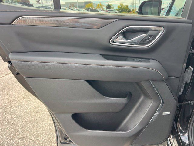 Used 2023 GMC Yukon AT4 w/ AT4 Premium Package AWD/4WD image 18