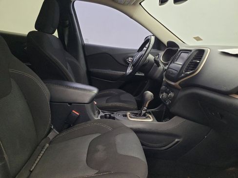 Used 2016 Jeep Cherokee Latitude w/ Comfort/Convenience Group image 21