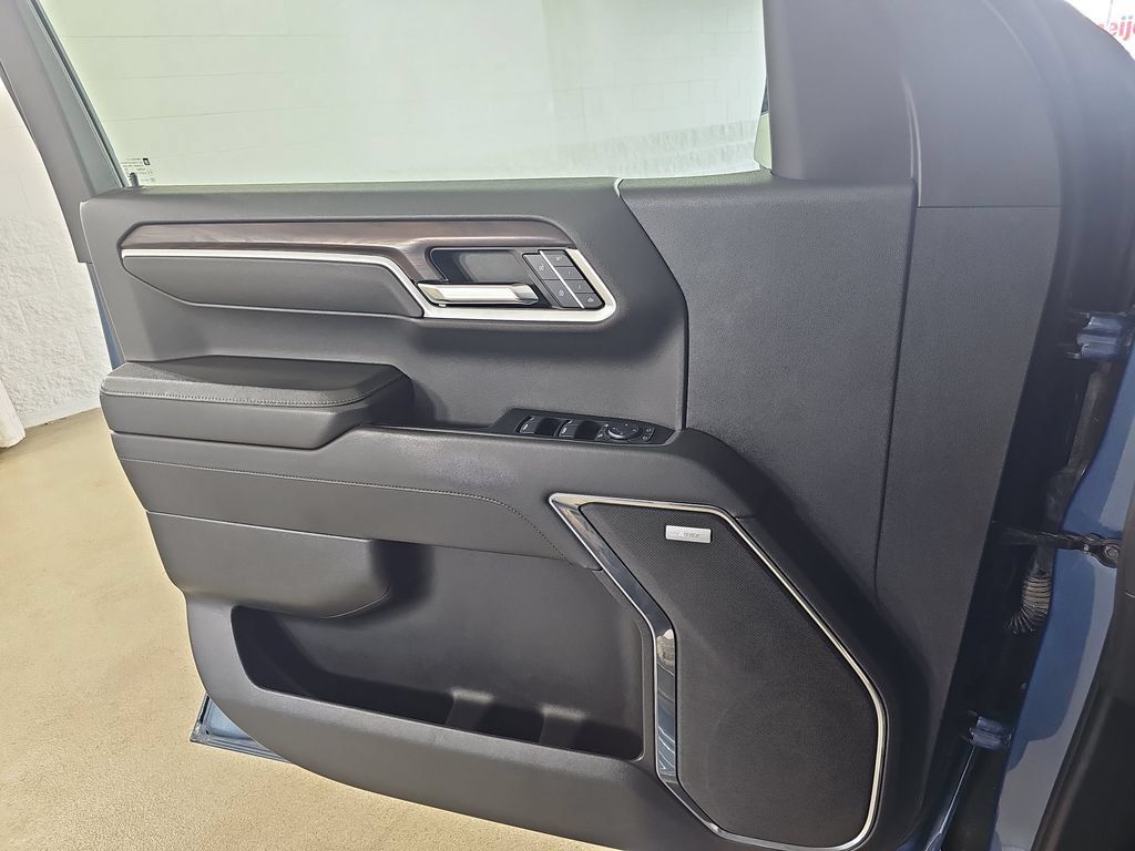 Certified 2024 GMC Sierra 1500 SLT w/ SLT Premium Package AWD/4WD image 32