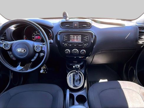 Used 2015 Kia Soul ! FWD image 11