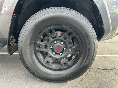 Used 2020 Toyota 4Runner SR5 image 30