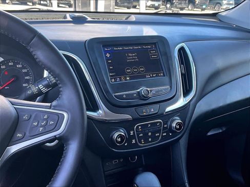 Used 2022 Chevrolet Equinox LT image 18