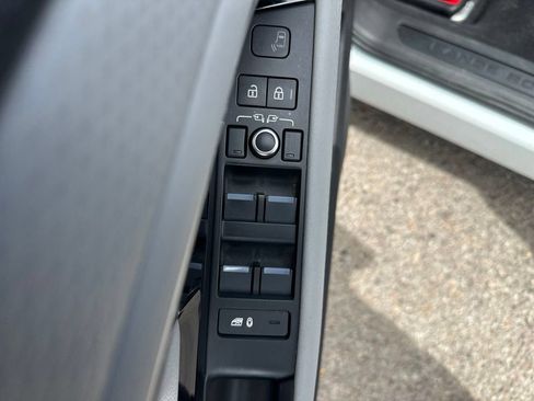 Used 2021 Land Rover Range Rover Evoque S AWD/4WD image 11