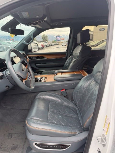 Used 2022 Jeep Grand Wagoneer Series III AWD/4WD image 13