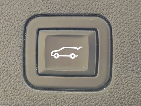 Used 2023 GMC Yukon XL Denali AWD/4WD image 41