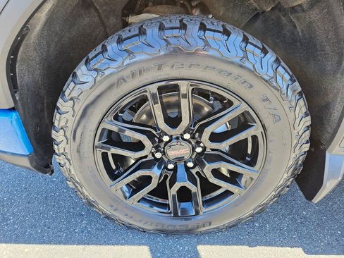 Used 2023 GMC Sierra 1500 Elevation image 9