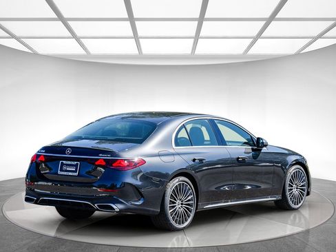 New 2026 Mercedes-Benz E 350 4MATIC Sedan image 4