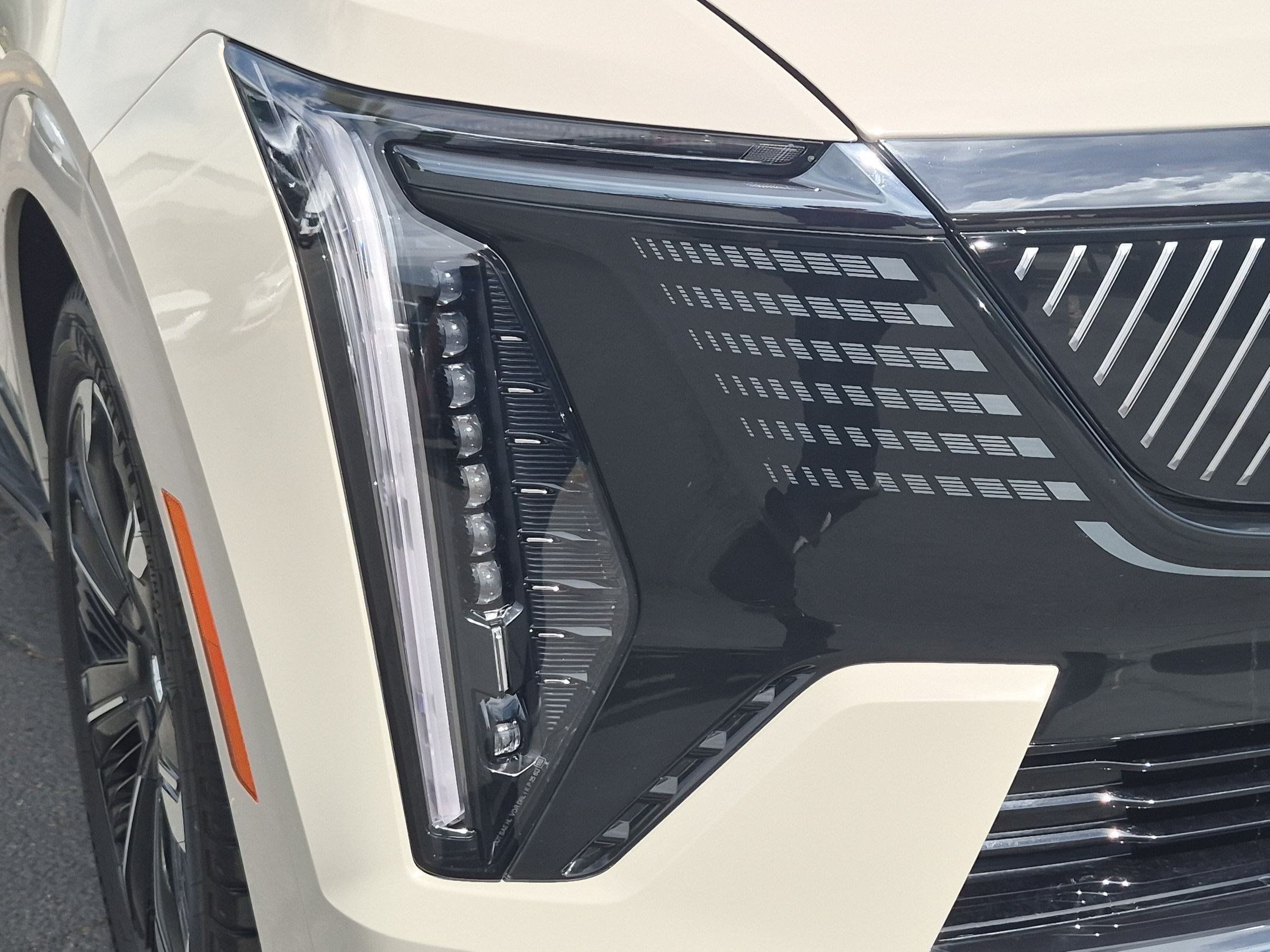 Certified 2026 Cadillac Escalade IQL Sport 2 AWD/4WD image 11
