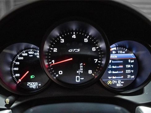 Used 2018 Porsche 718 Cayman GTS image 7