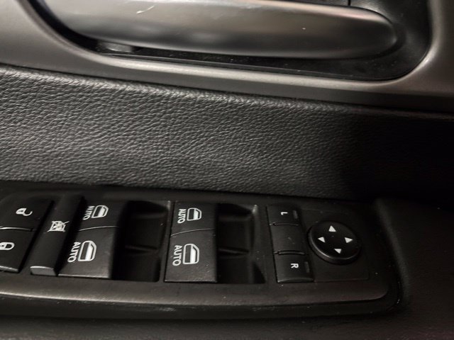 Used 2025 Chrysler Pacifica Select FWD image 21