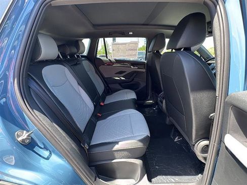 New 2026 Volkswagen Tiguan SE R-Line FWD image 15