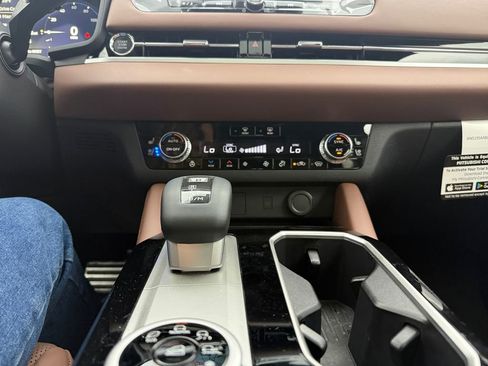 New 2026 Mitsubishi Outlander SEL image 22