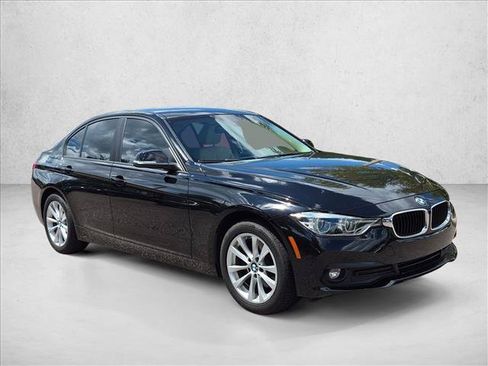 Used 2018 BMW 320i Sedan RWD image 3