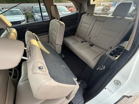Used 2016 Honda Pilot Touring image 12