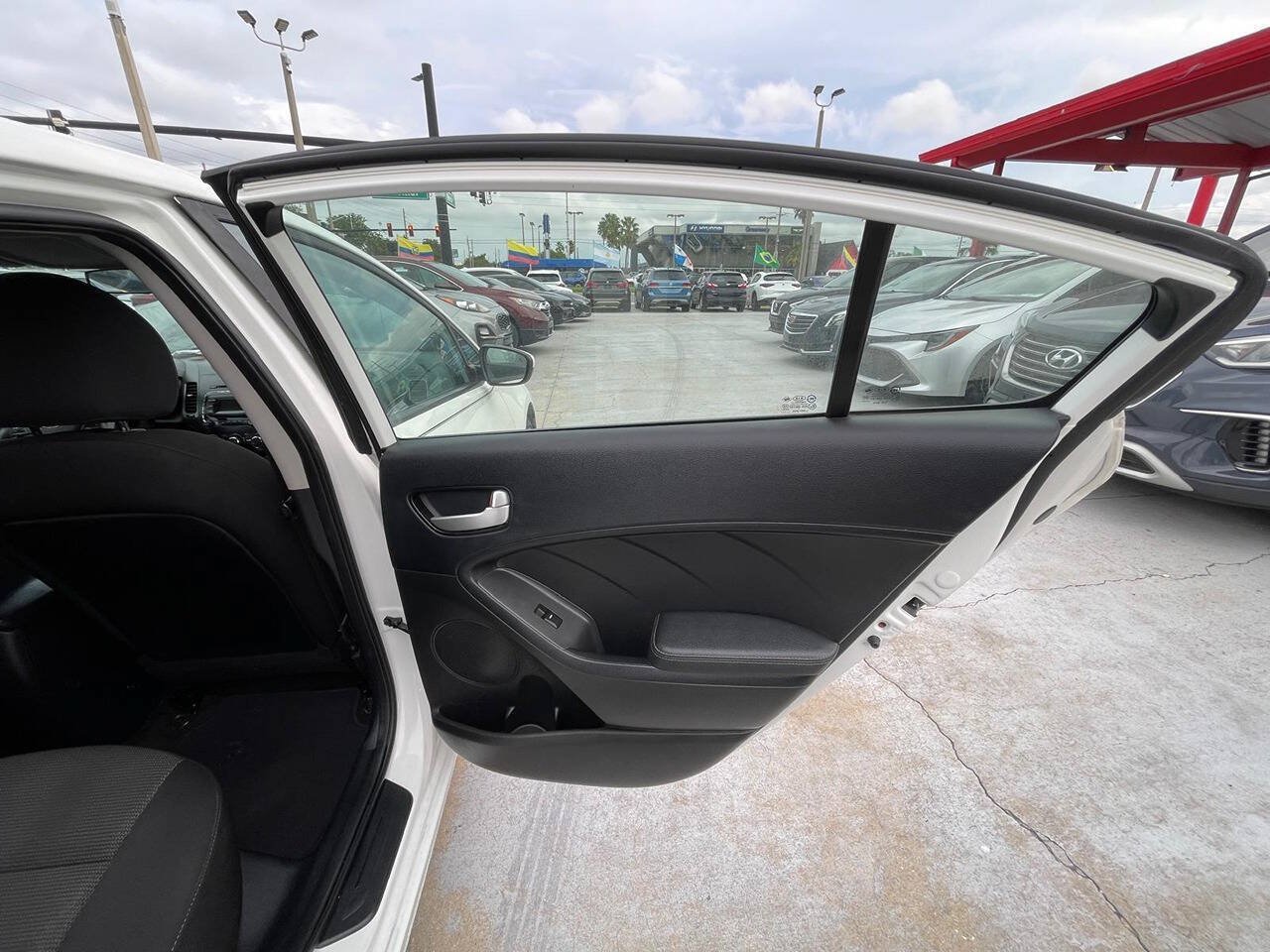 Used 2018 Kia Forte LX FWD image 15