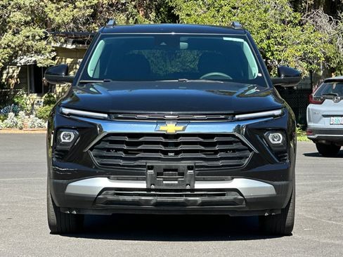Used 2025 Chevrolet TrailBlazer LT AWD/4WD image 9