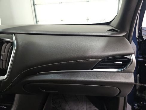 Used 2022 Chevrolet Traverse LT w/ LT Premium Package AWD/4WD image 43