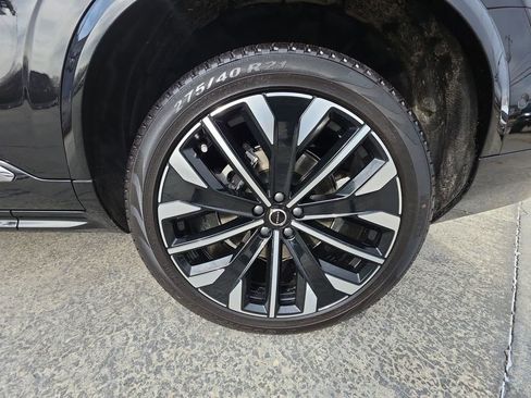 New 2026 Volvo XC90 B6 Plus w/ Protection Package Premier image 38