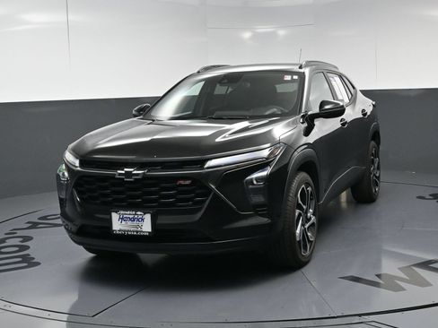 Used 2024 Chevrolet Trax RS w/ Driver Confidence Package FWD image 11