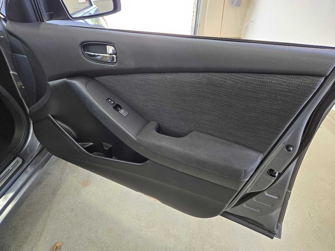 Used 2010 Nissan Altima 2.5 S w/ Convenience Plus Pkg FWD image 23
